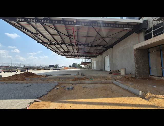 9,910M² WAREHOUSE TO LET IN JET PARK